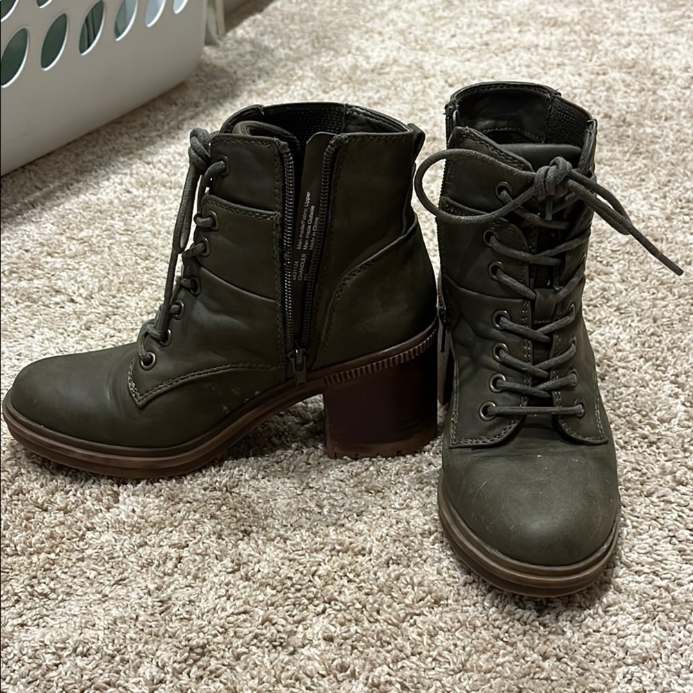 Crown Vintage Olive Lace-Up Block Heel Ankle Boots